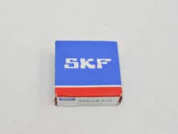 SKF 320/28 X/Q bearing in striking blue packaging, ensuring reliability and industrial performance.