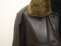 Chic brown leather jacket with shearling collar, ideal for stylish comfort in every season.