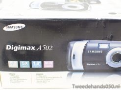 Samsung Digimax A502: Compact 5MP digital camera with 5x zoom for effortless photography.