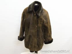 Chic brown suede jacket with fur collar, ideal for stylish winter layering and vintage appeal.