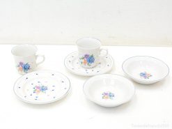 Charming vintage floral tea set for elegant gatherings and delightful afternoon teas.