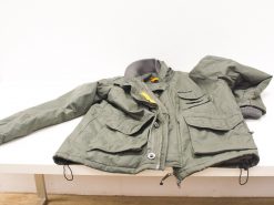 Olive green military jacket with spacious pockets, ideal for outdoor and casual wear.