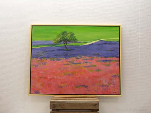 Vibrant impressionistic landscape by Janneke de Jong featuring a colorful field and solitary tree.