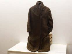 Cozy vintage brown womens coat with high collar, perfect for warmth and style on cold days.