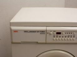 AEG ÖKO_LAVAMAT 1571 TURBO: stylish, eco-friendly washing machine with user-friendly controls.