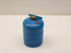 Quality 0.5 kg blue gas canister for outdoor cooking and heating: durable and safe.