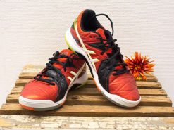 Vibrant red Asics Gel Sense sports shoes, size 42, perfect for athletic performance and style.