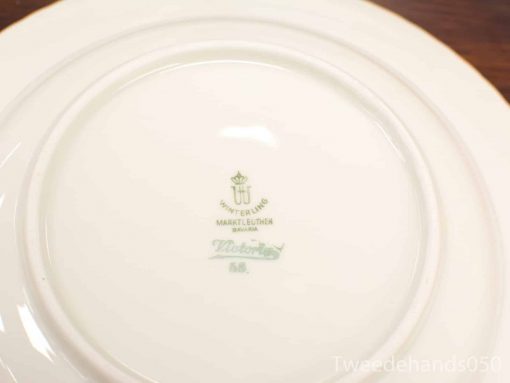 Elegant Winterling Victoria porcelain plate from Marktleuthen, ideal for collectors and enthusiasts.