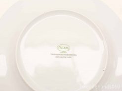 Elegant Arzberg porcelain plate, dishwasher-safe, crafted in Germany for stylish dining experiences.