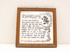 Heartfelt tribute to fathers with floral design, perfect for home decor or gifts.