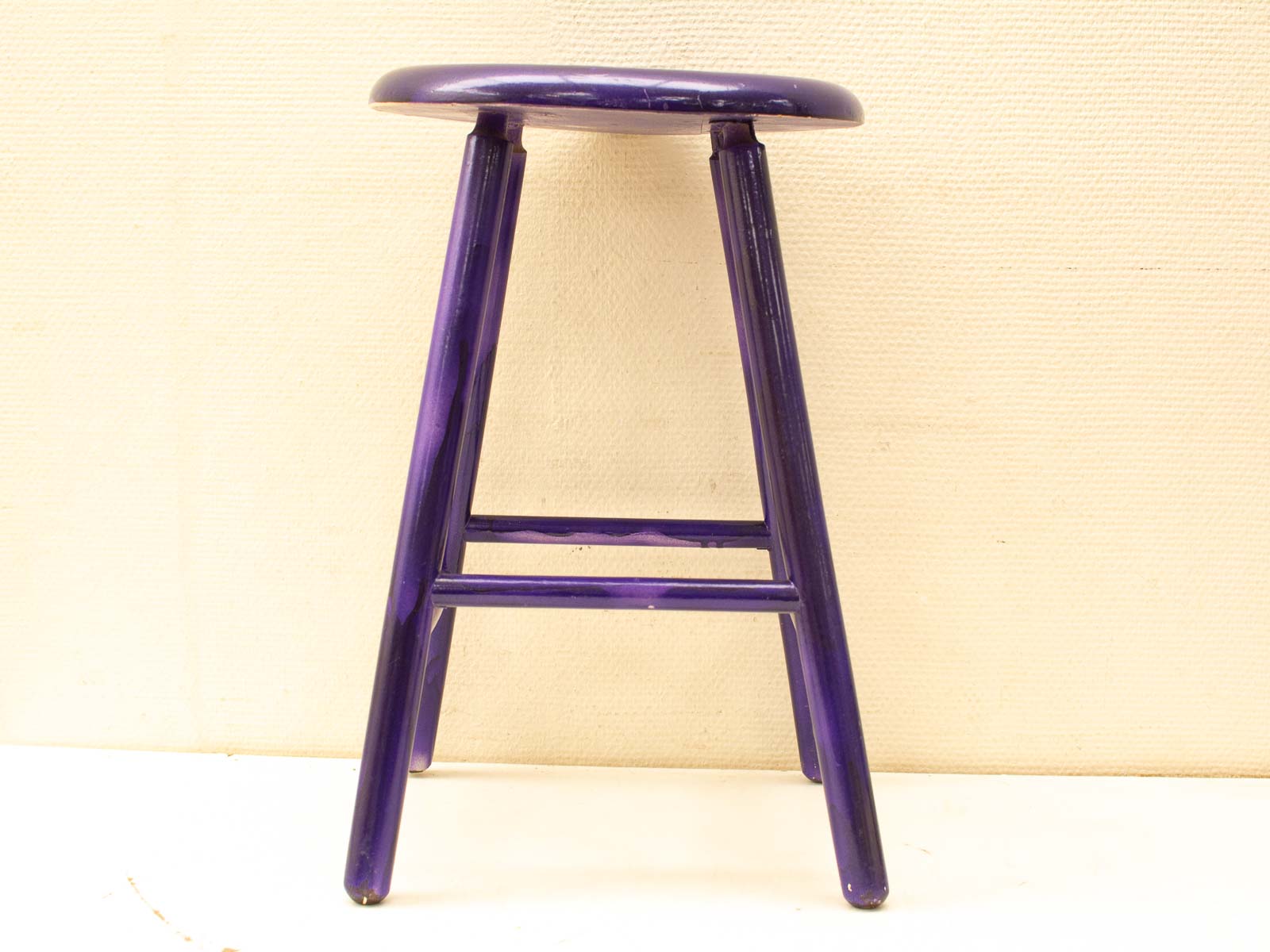 Vibrant purple stool adds modern elegance to kitchens, cafés, and contemporary interiors.