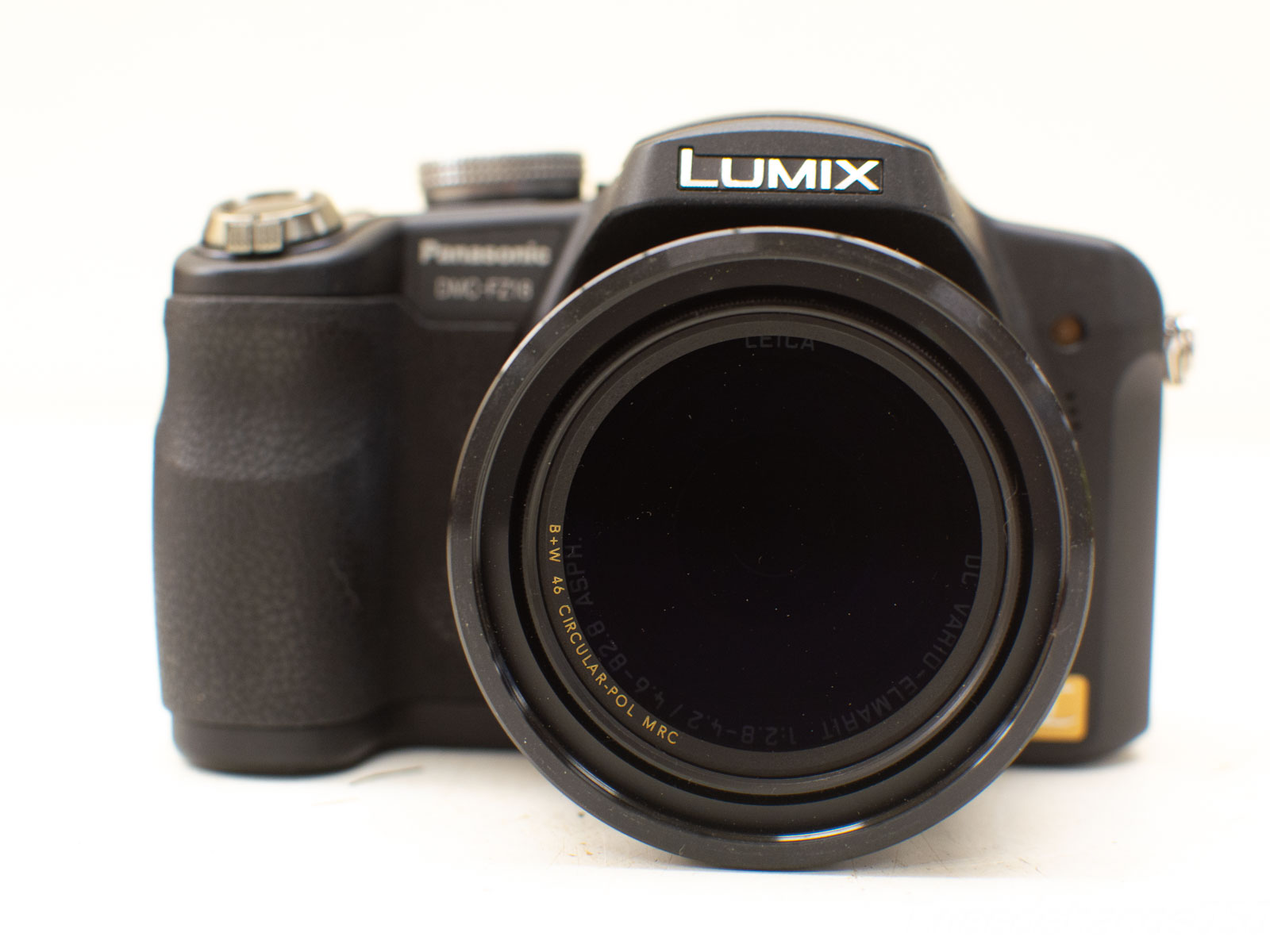 Panasonic Lumix DMC-FZ18 camera: sleek design, Leica lens, perfect for vintage photography enthusiasts.