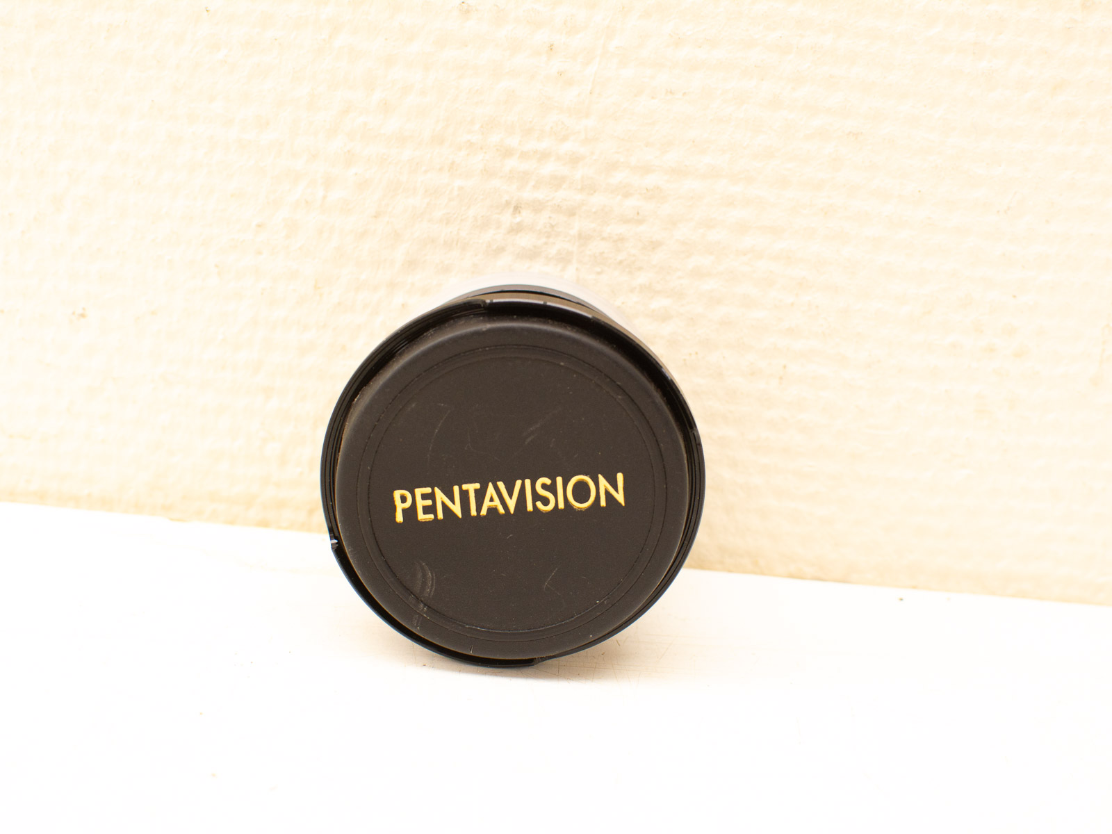 PENTAVISION Vintage Lid in black and gold, perfect for enhancing visual media collections.