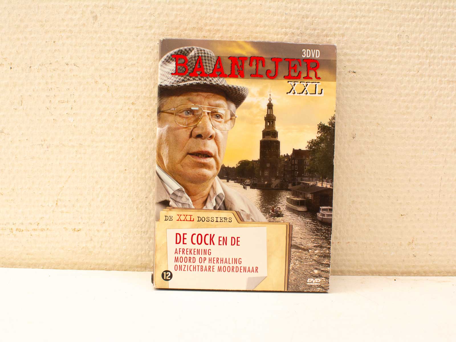 Baantjer XXL: Engaging crime drama with captivating stories set in Amsterdams picturesque canals.