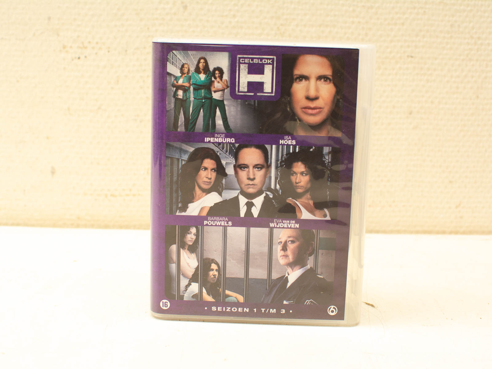 Celblok H: Season 1 DVD - Intense prison drama with captivating characters and powerful storytelling.