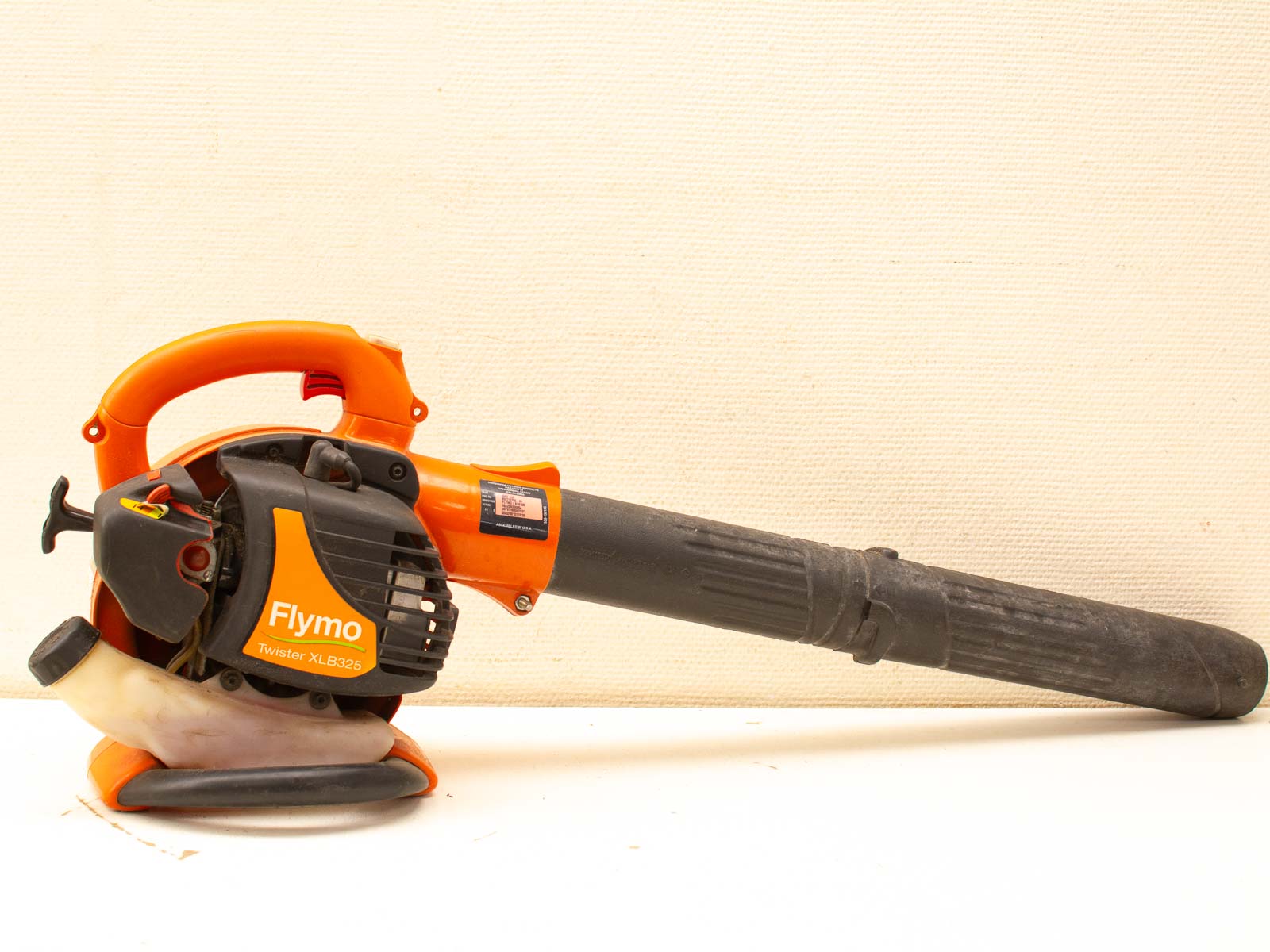 Flymo Twister XLB325 Leaf Blower: Efficient, ergonomic design for easy outdoor maintenance.