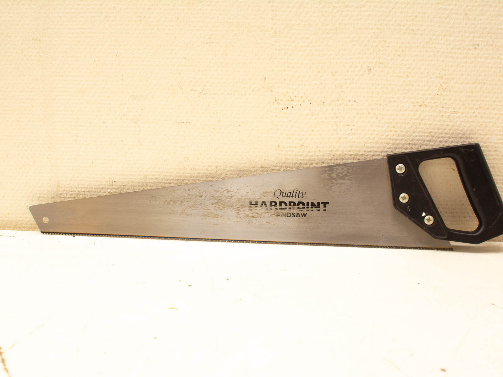 High-quality vintage handsaw with durable teeth and ergonomic handle, perfect for woodworking projects.