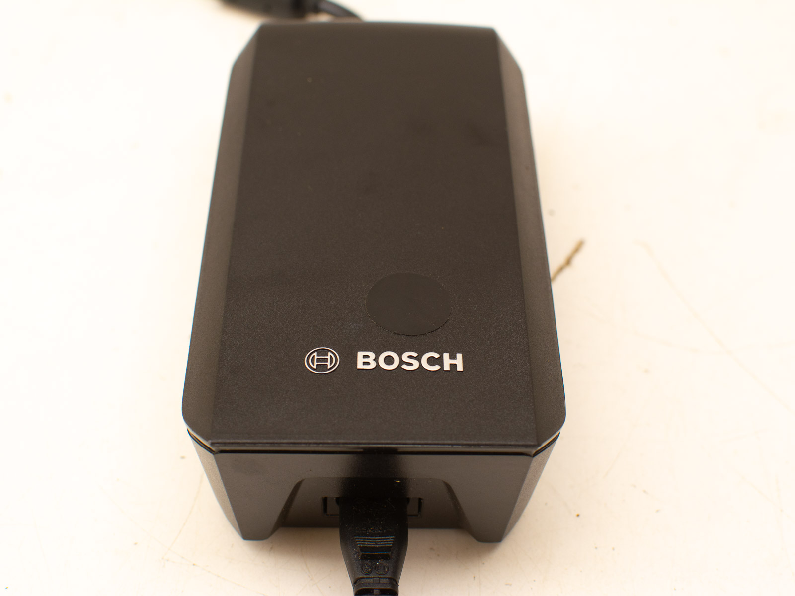 Sleek Bosch power supply unit with modern design and efficient cable management for reliable performance.