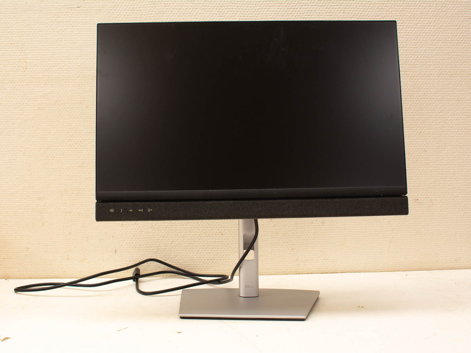 Sleek monitor with built-in speaker, modern design, perfect for multimedia and professional use.