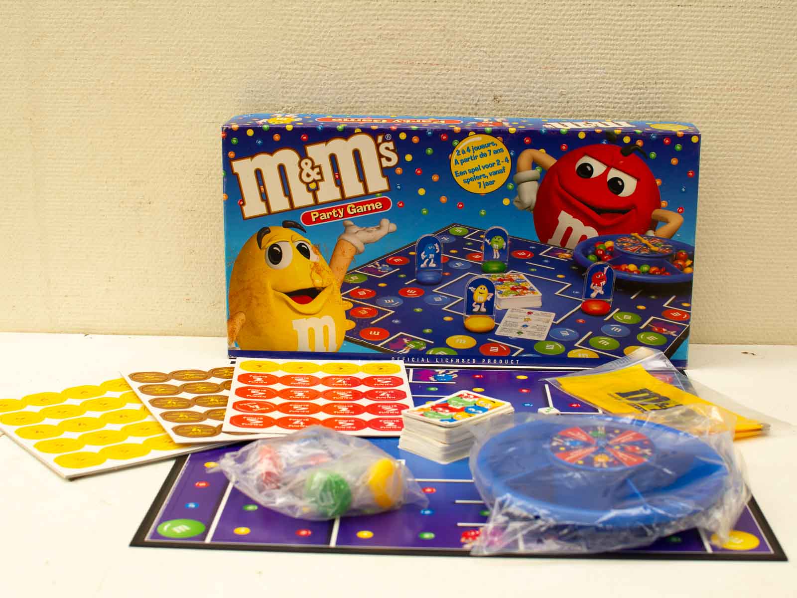 M&Ms Party Game: A colorful, fun-filled experience for family and friends. Enjoy interactive challenges!