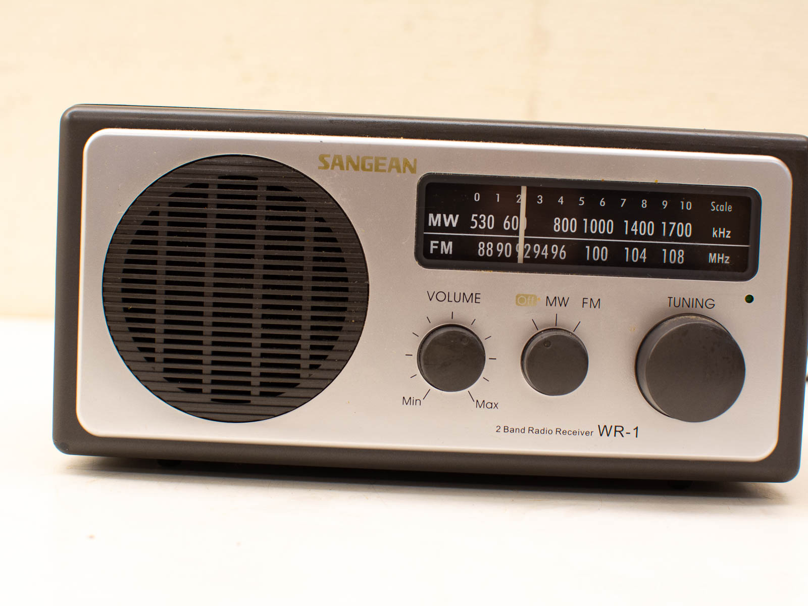 sangean 2 band radio reciever WR-1 37185