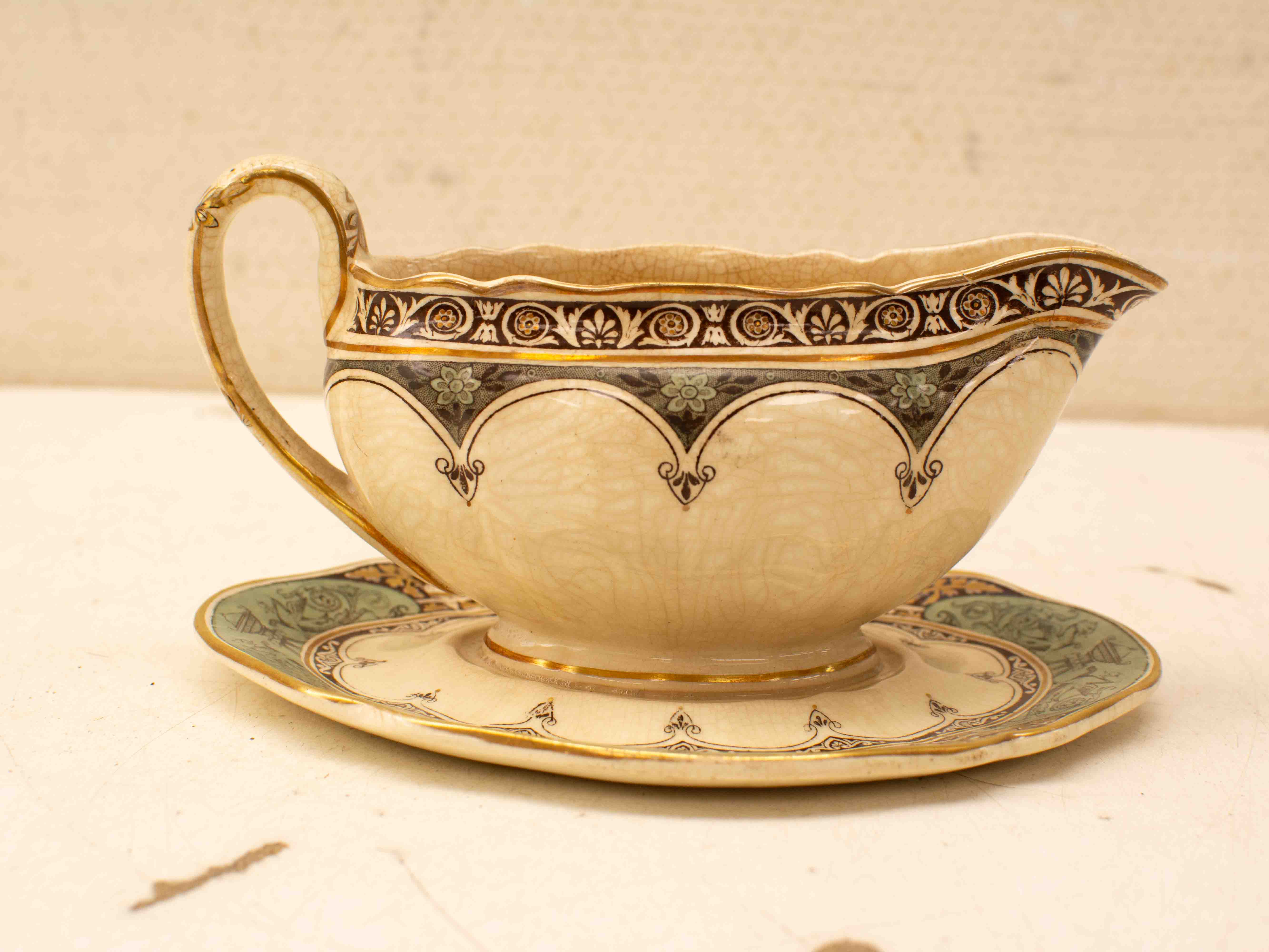 Wedgwood Sju/Sauspannetje met vast schoteltje 38641